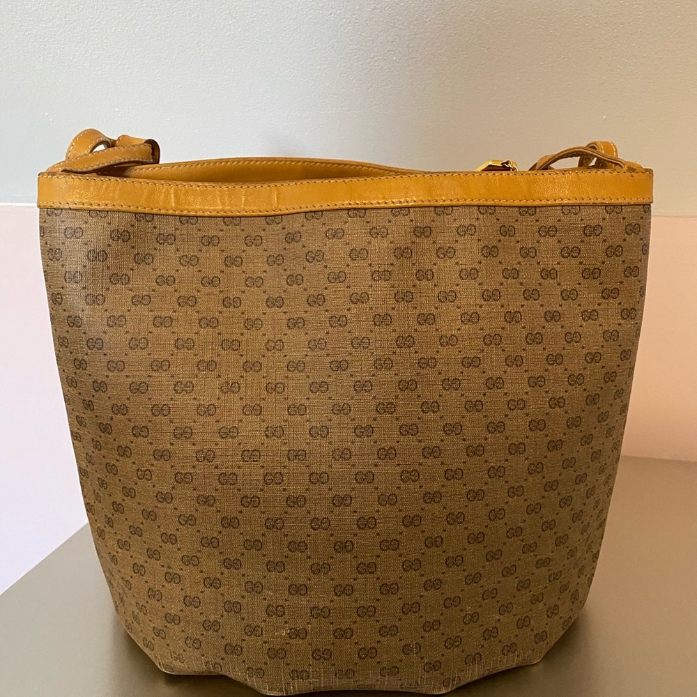 Sold! Authentic monogram Gucci crossbody bag - Picture 3 of 15